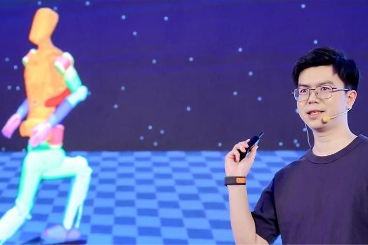 天才少年稚晖君三亿体育机器人走路进场！AI模型做大脑，目标售价20万以内